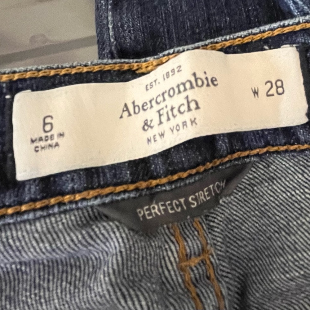 Abercrombie & Fitch Perfect Stretch Straight Leg Ankle Crop Jeans Womens Size 6 - Picture 9 of 11